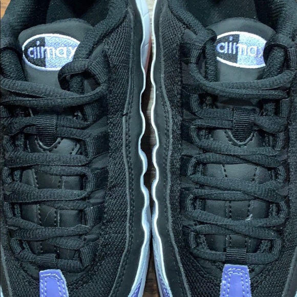 • NIKE AIR MAX ‘95 LE WMNS Black/Total Orange - Picture 8 of 16